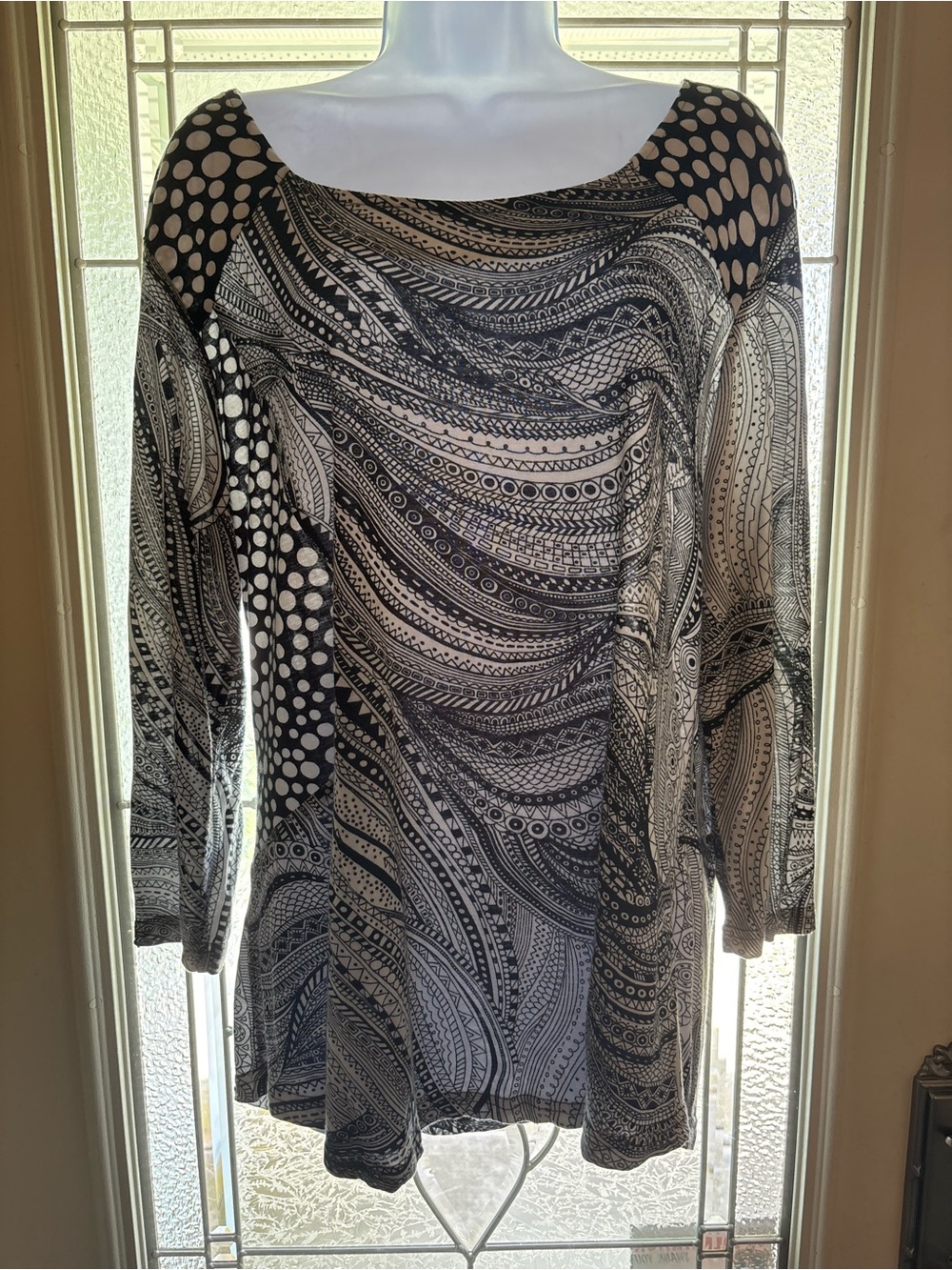Parsley & Sage Black and Cream Swirl-Print Long Sleeve Top